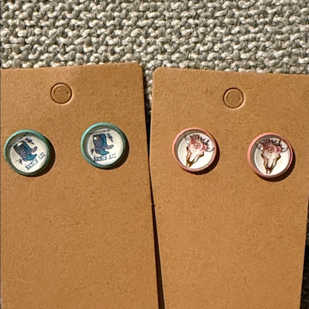 5/$25 Boots Earrings set